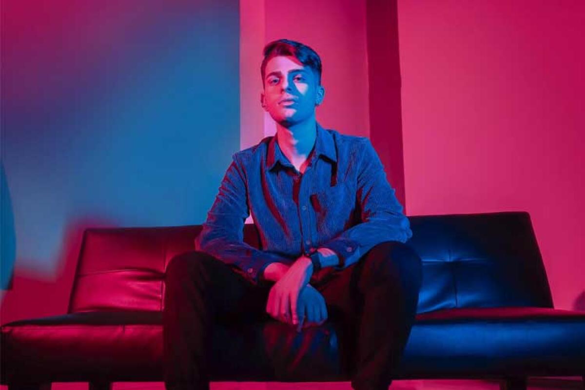 “Giovane per sempre”, Simone Tuccio si racconta con un brano inedito - Nella foto: Simone Tuccio