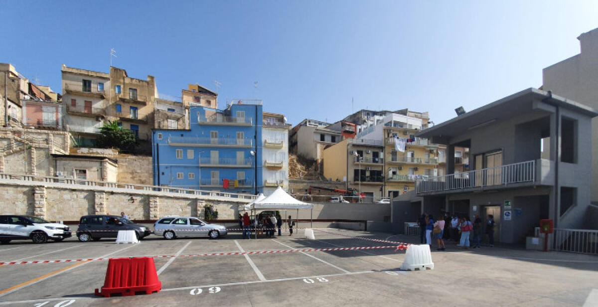 Allerta Covid, al parcheggio Arena tamponi a tutti i dipedenti comunali e della Ghelas - Sono iniziate le operazioni al parcheggio Arena