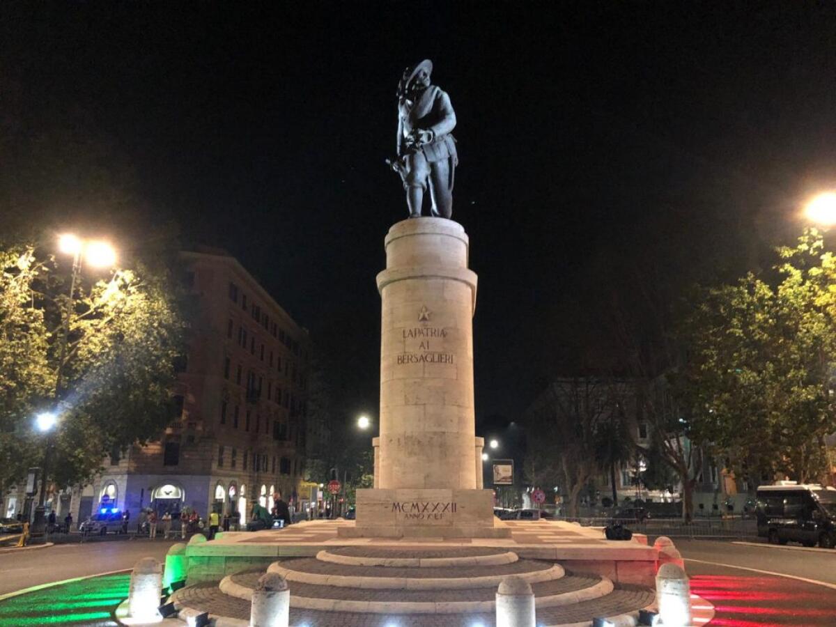 Roma, nuova illuminazione artistica per Porta Pia - 