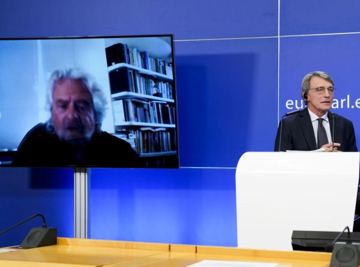 Grillo “Non credo nel Parlamento” e difende piattaforma Rousseau - 