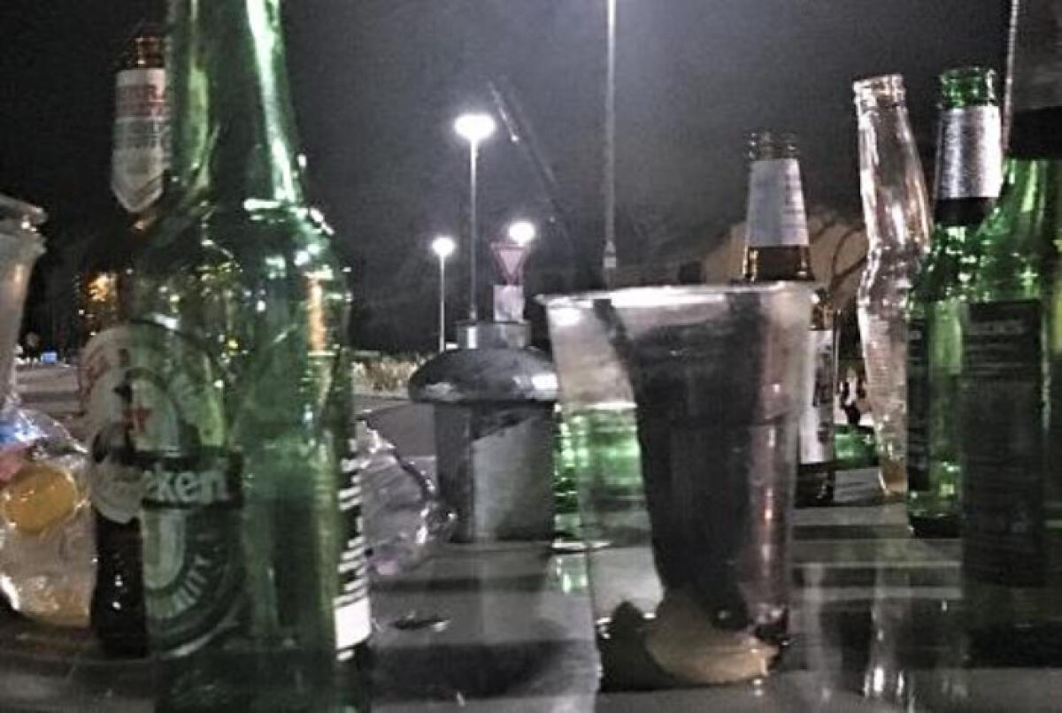 Allerta Covid, locali chiudono a mezzanotte: stop a vendita alcolici in bottiglie vetro - 