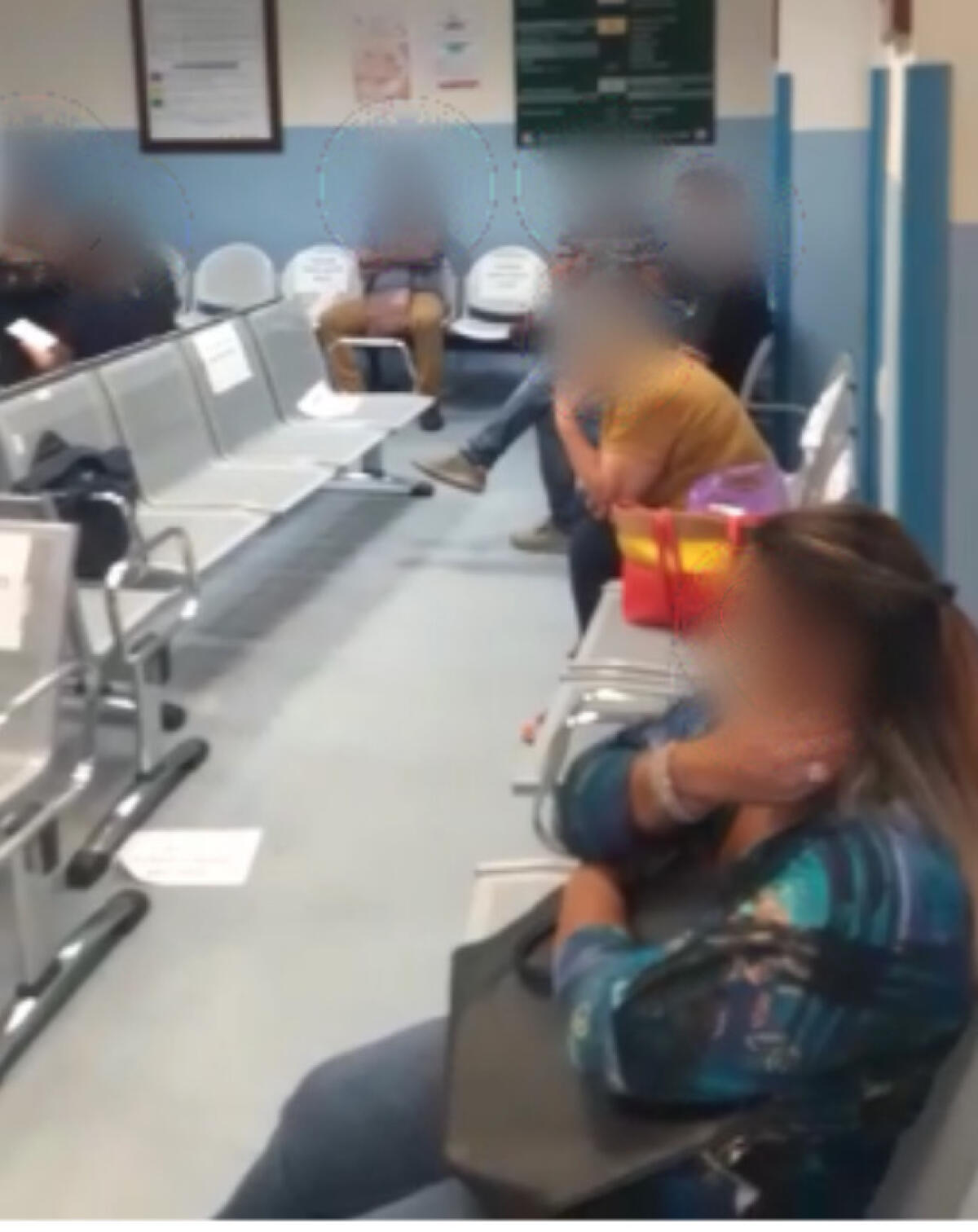 In attesa per ore al pronto soccorso, rabbia pazienti: anche pericolosi assembramenti - Pronto soccorso sovraffollato