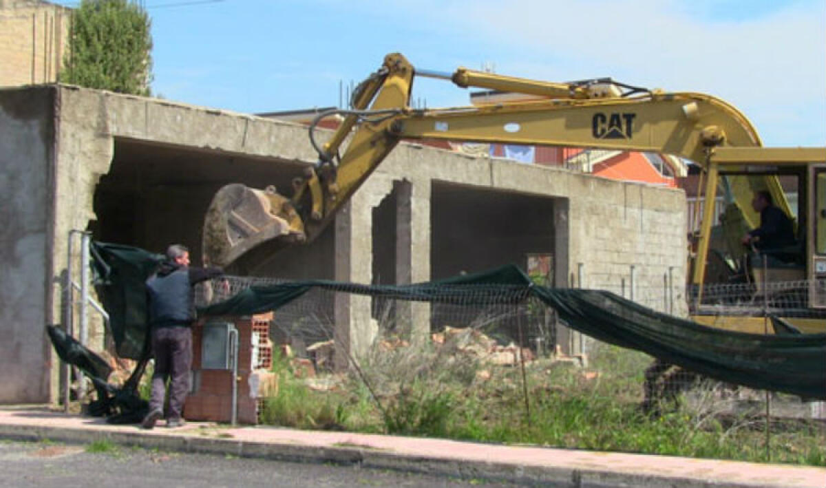 Dopo 16 anni la pratica di sanatoria non è ancora conclusa: giudice blocca demolizione - Immagini di repertorio