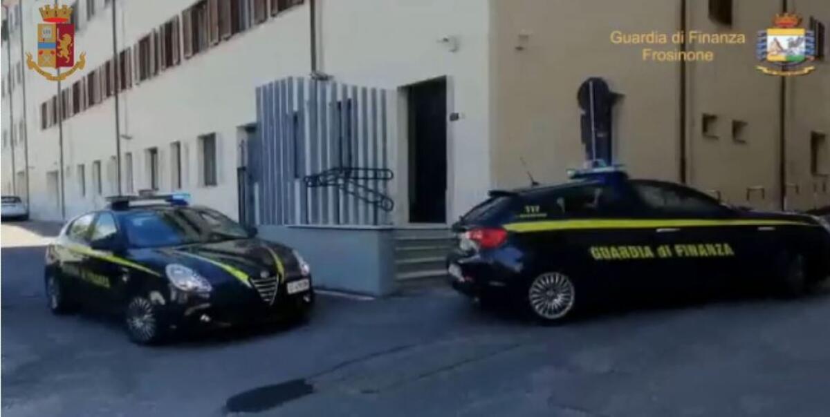 Spaccio di droga ed estorsione, 40 indagati tra Lazio e Campania - 