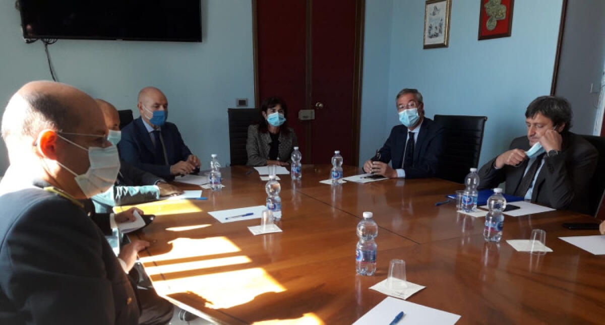 Paura per ritorno violenza in città, comitato in Comune: "Locali chiudono all'1:30" - Il comitato per l'ordine e la sicurezza si è riunito in municipio