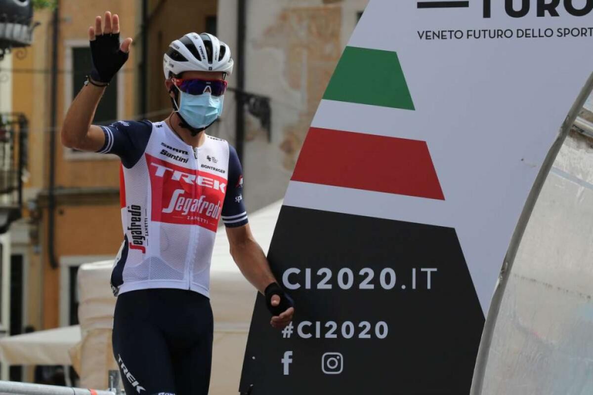 Caicedo vince per distacco la terza tappa al Giro, Almeida in rosa -