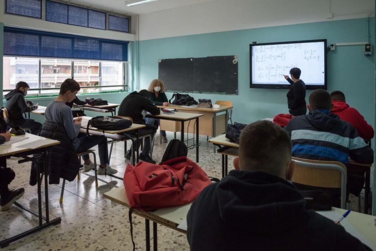 Covid, Tar respinge i ricorsi contro le scuole chiuse in Campania - 