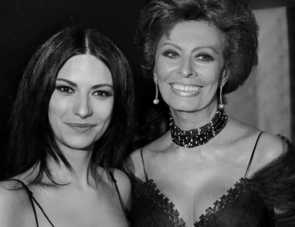 Laura Pausini, arriva il video “Io sì/Seen” con il cameo di Sophia loren - 