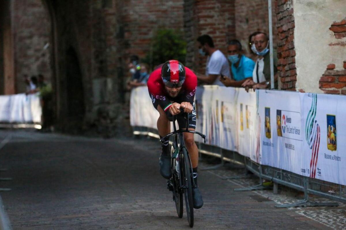 Ganna vince la crono di Valdobbiadene, Almeida resta in rosa - 