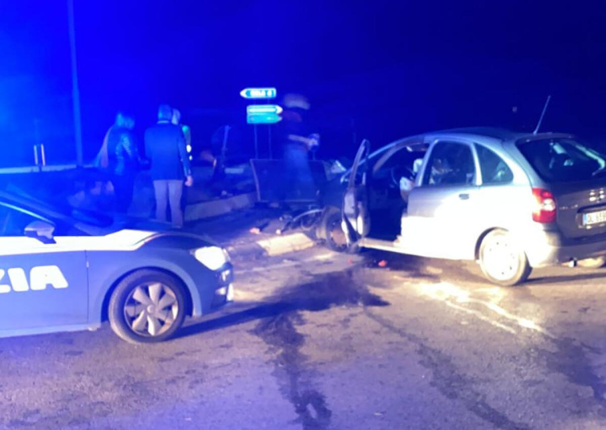 Incidente stradale nei pressi del Castelluccio, ferito trasportato in ospedale - 