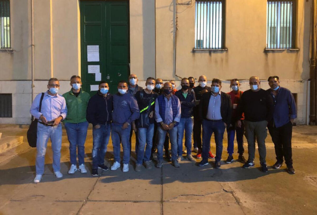 Servizio rifiuti, chiuso accordo su lista disponibilità operai: "Sì a clausola sociale" - L'accordo è stato concluso in serata