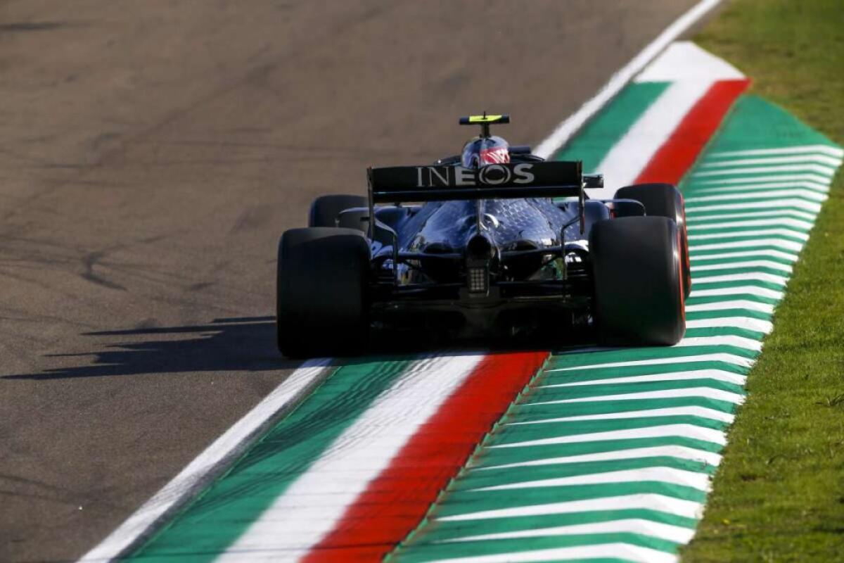 Bottas si prende la pole a Imola, Leclerc in quarta fila - 