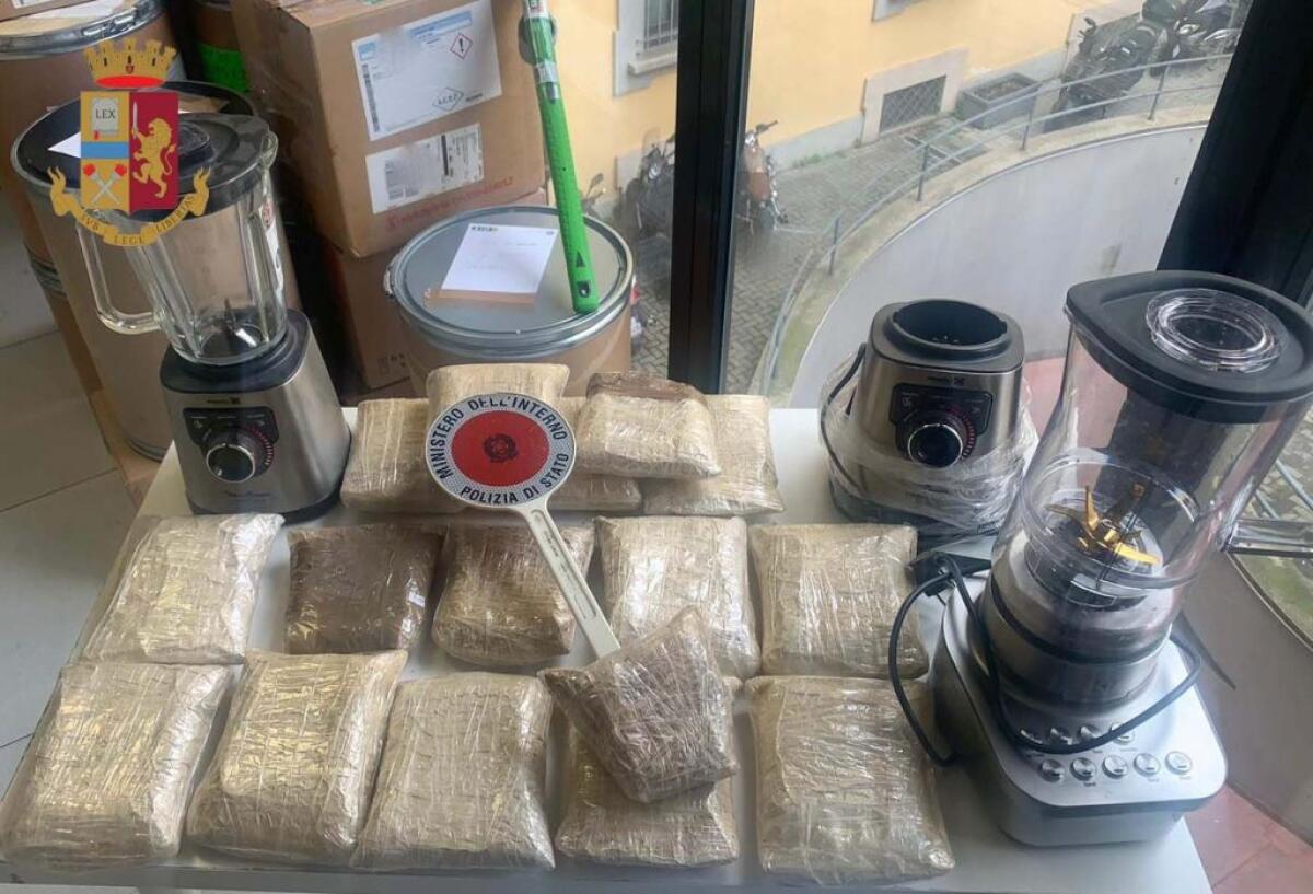 Raffineria di droga a Milano, arrestati 2 trafficanti con 8 kg eroina - 