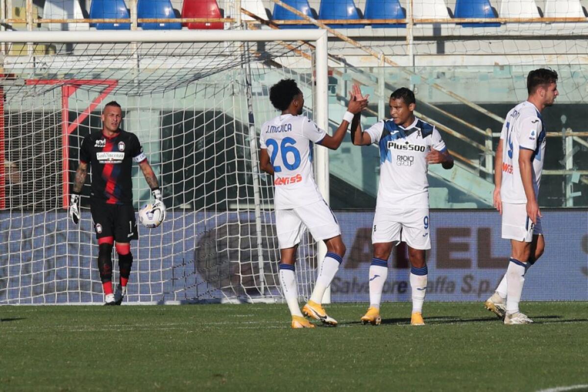 Doppietta Muriel, l’Atalanta vince 2-1 a Crotone - 