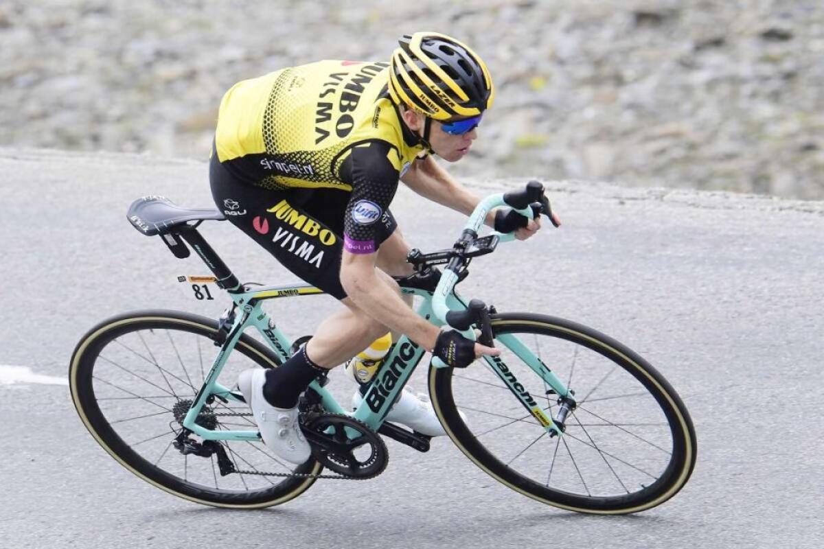 Altri due corridori positivi al Giro, si ritira la Mitchelton-Scott - 