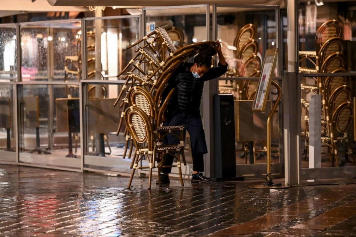 Ecco il nuovo Dpcm, strette su bar, ristoranti e fiere, salvi palestre e scuole -