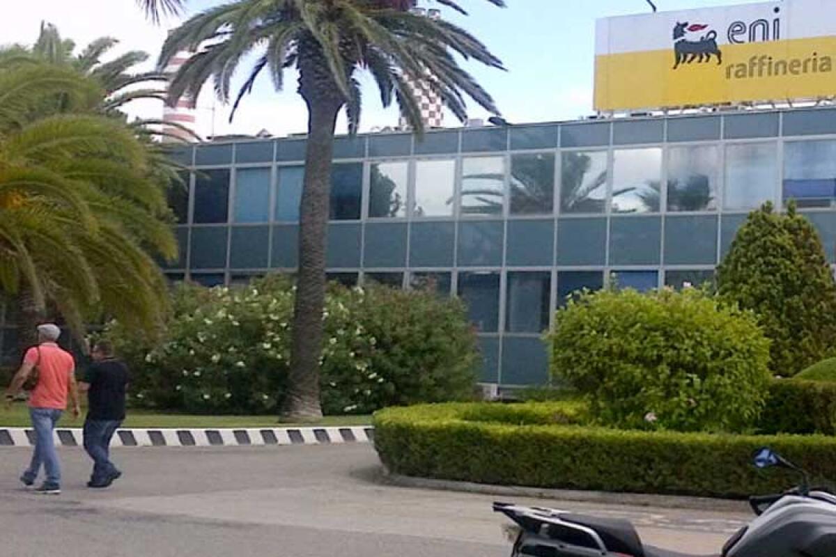 Incendio al coking di raffineria, "fatto non sussiste": assolti manager e tecnici Eni - 