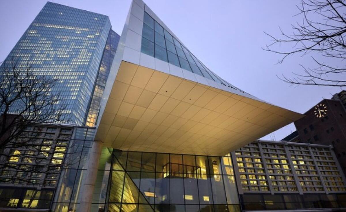 Bce, la pandemia frena la ripresa - 