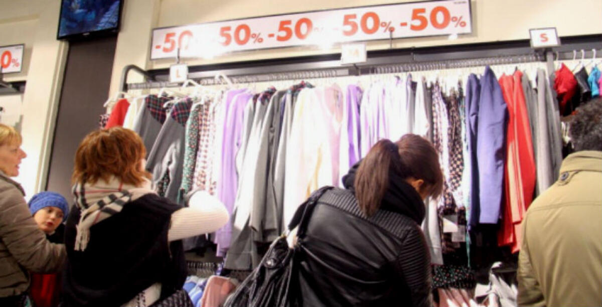 "Negozi aperti la domenica", da Regione via libera anche alle attività commerciali - 