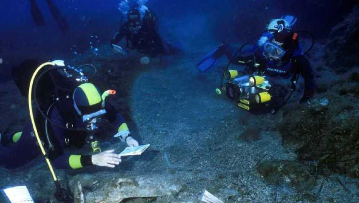 Nuovi ritrovamenti nei fondali di Bulala, scoperti coppe e reperti architettonici - 