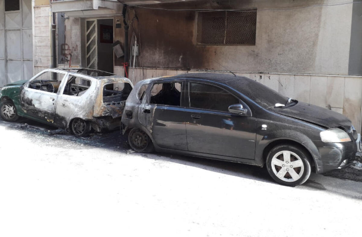 Fiamme ad auto e immobile per rappresaglia contro la ex, denunciato 18enne - Il rogo in via Livorno