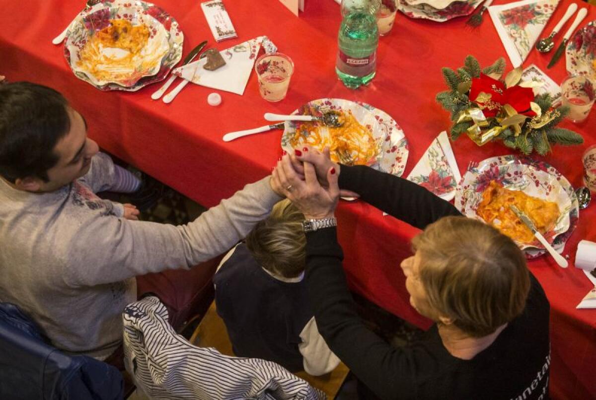 Coronavirus, Natale senza cenoni costa 5 miliardi a tavola - 
