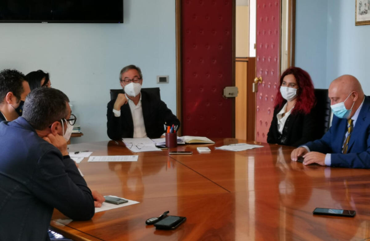 "Agenda Urbana", approvate graduatorie di sei progetti: valgono dieci milioni di euro - Un riunione del gruppo tecnico di "Agenda Urbana"