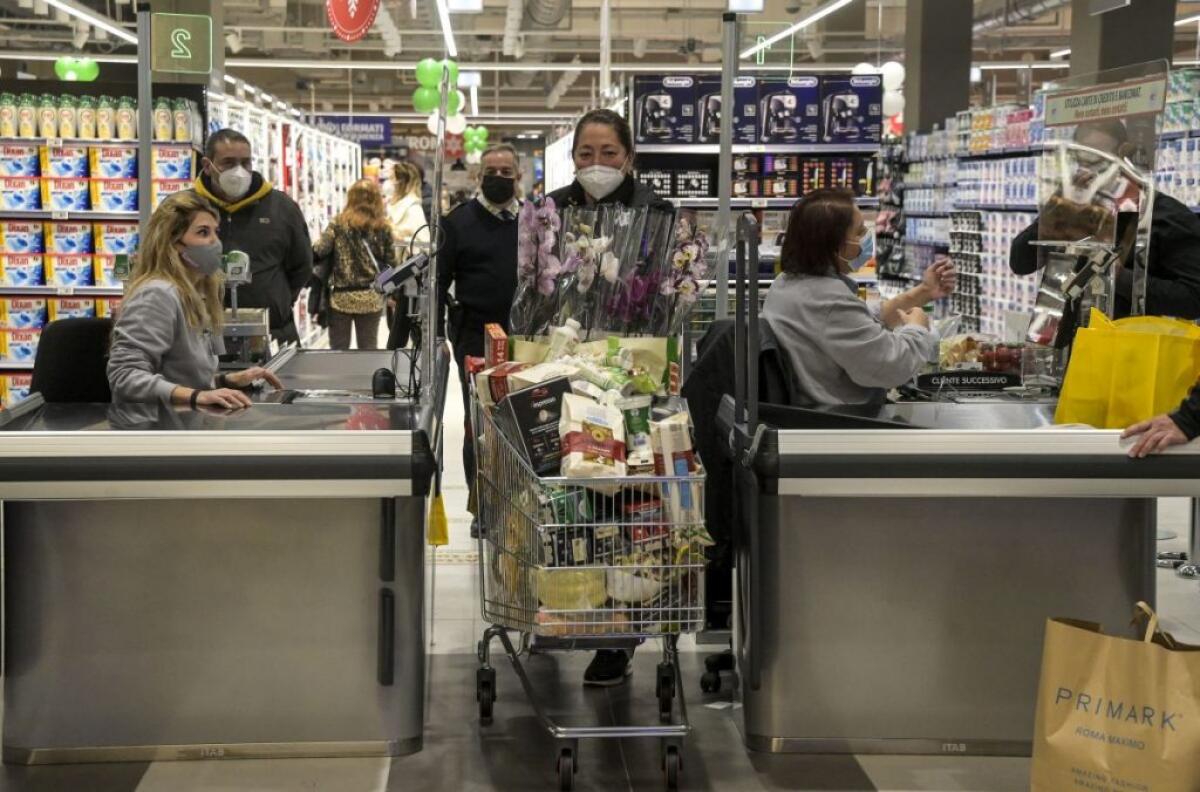 Italia in deflazione per il settimo mese consecutivo - 
