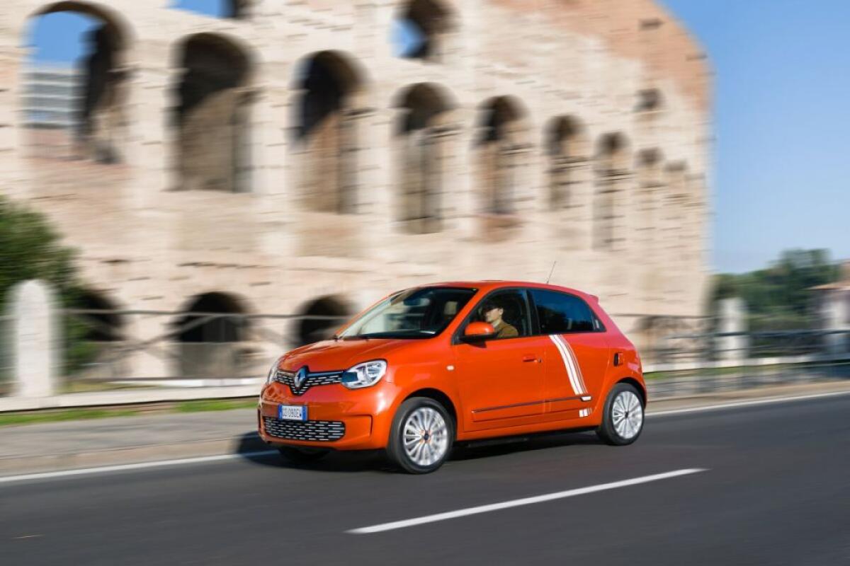 Con Renault Twingo Electric puoi vivere la città in spensieratezza - 
