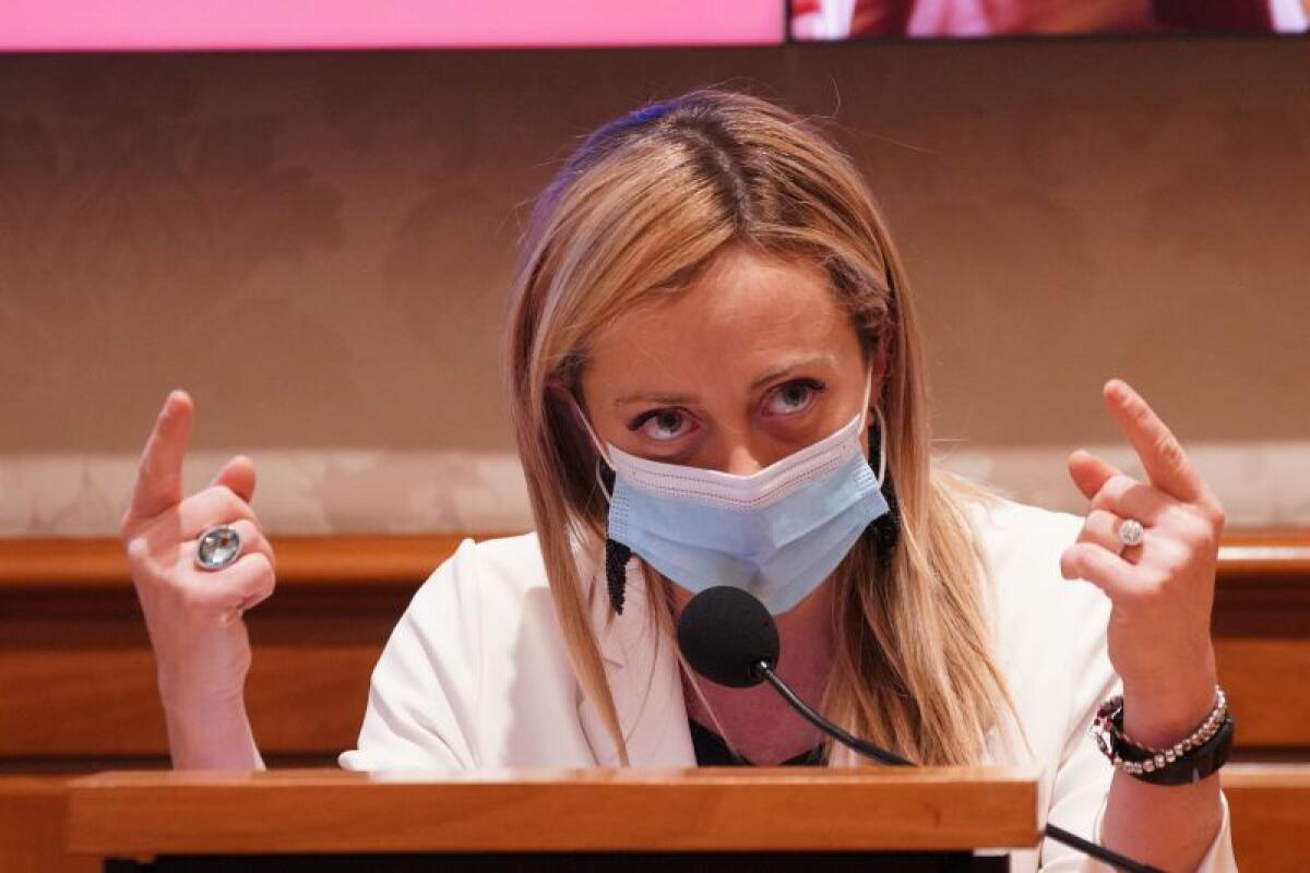 Meloni “Ponti d’oro a Berlusconi, ma non andrà mai a sinistra” - 