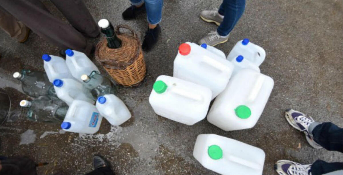 Un intero condominio senza acqua, "non ci rimborsano": parte azione contro Caltaqua - 