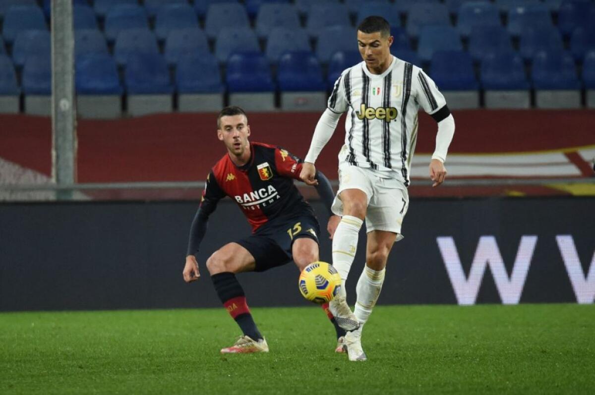 La Juve passa in casa Genoa, gol Dybala e doppietta Ronaldo su rigore - 