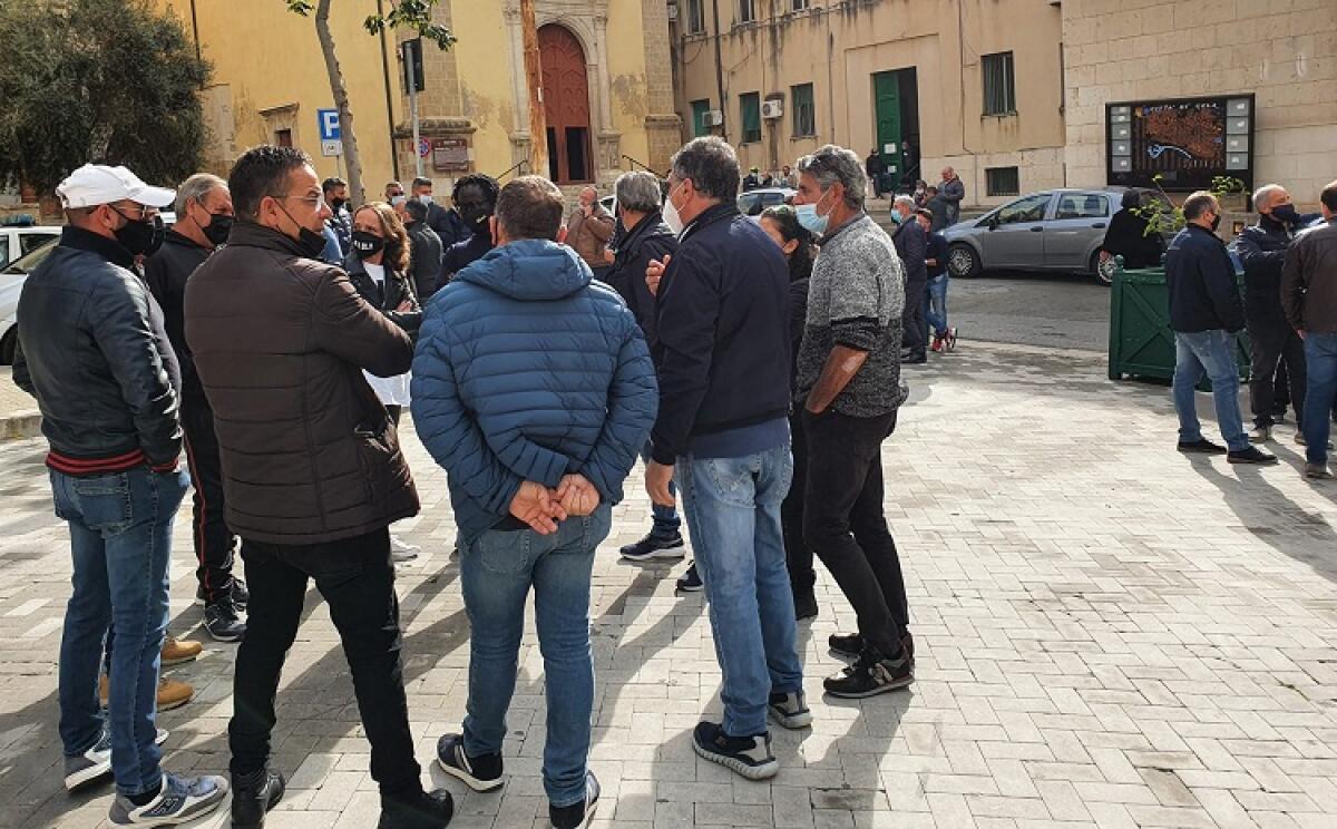 Mercato e mercatini riaprono da fine settimana tra le polemiche - 