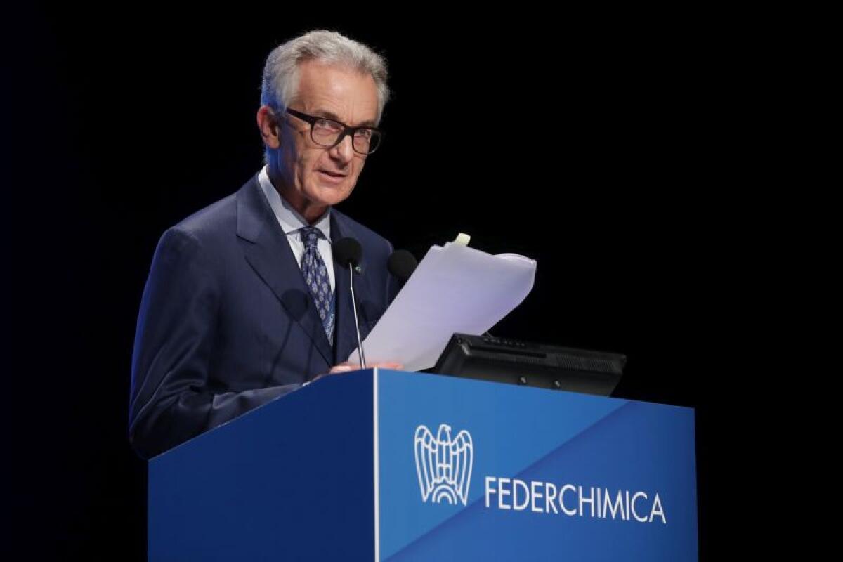Industria, chimica in calo ma settore indispensabile per ripresa - 