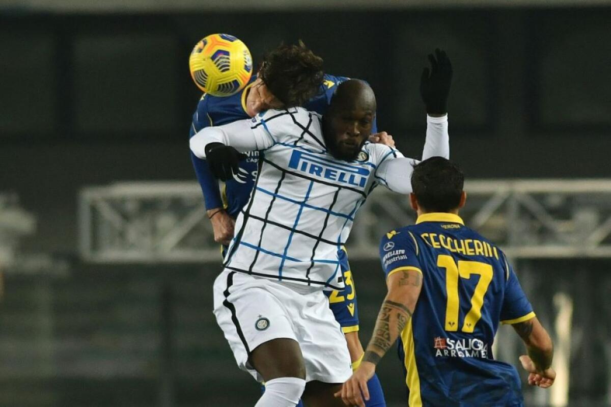 Inter chiude l’anno con una vittoria, Verona battuto 2-1 - 