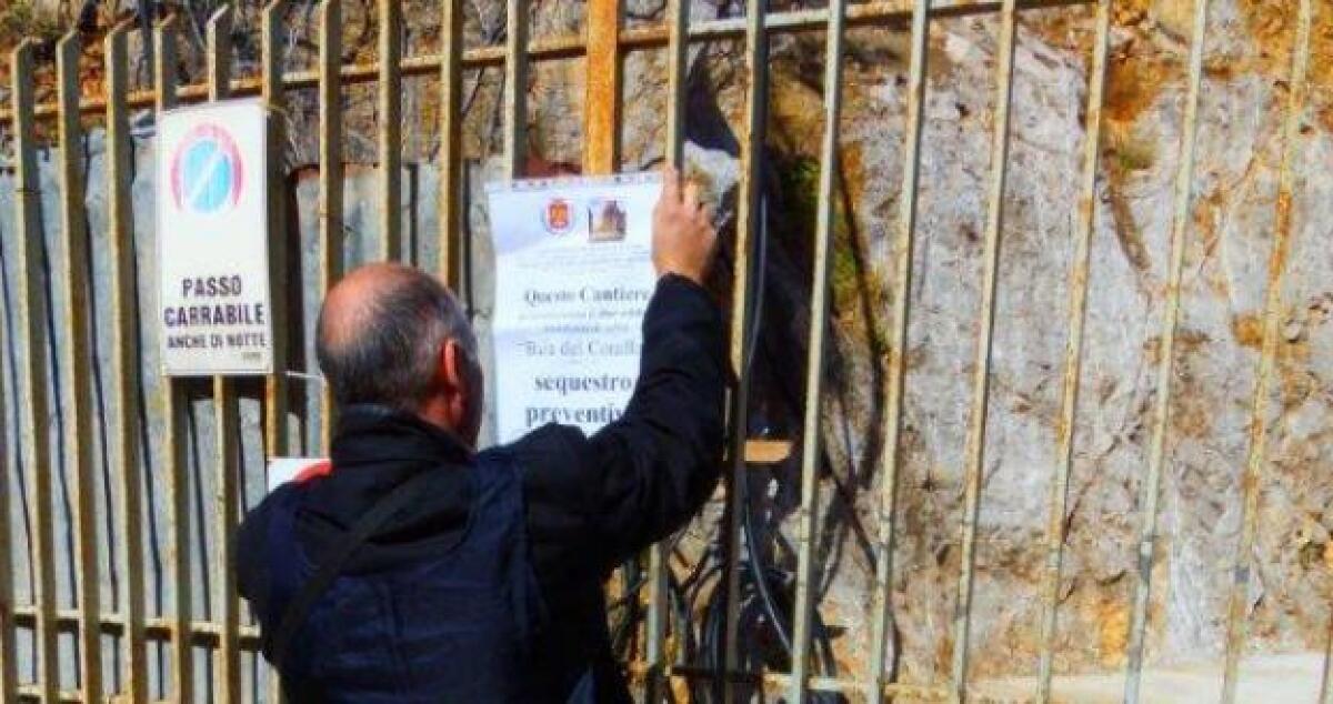 Non hanno demolito gli immobili abusivi, devono pagare fino a 20mila euro - 