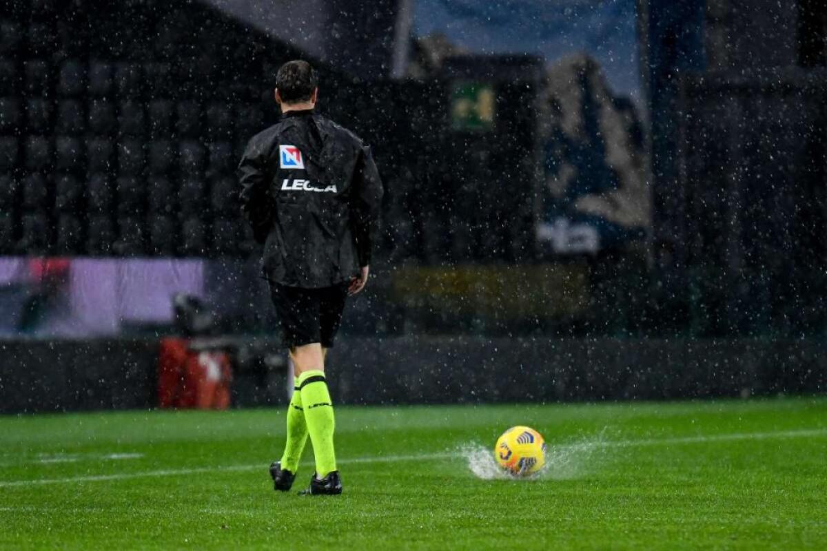 Campo impraticabile a causa della pioggia, rinviata Udinese-Atalanta -
