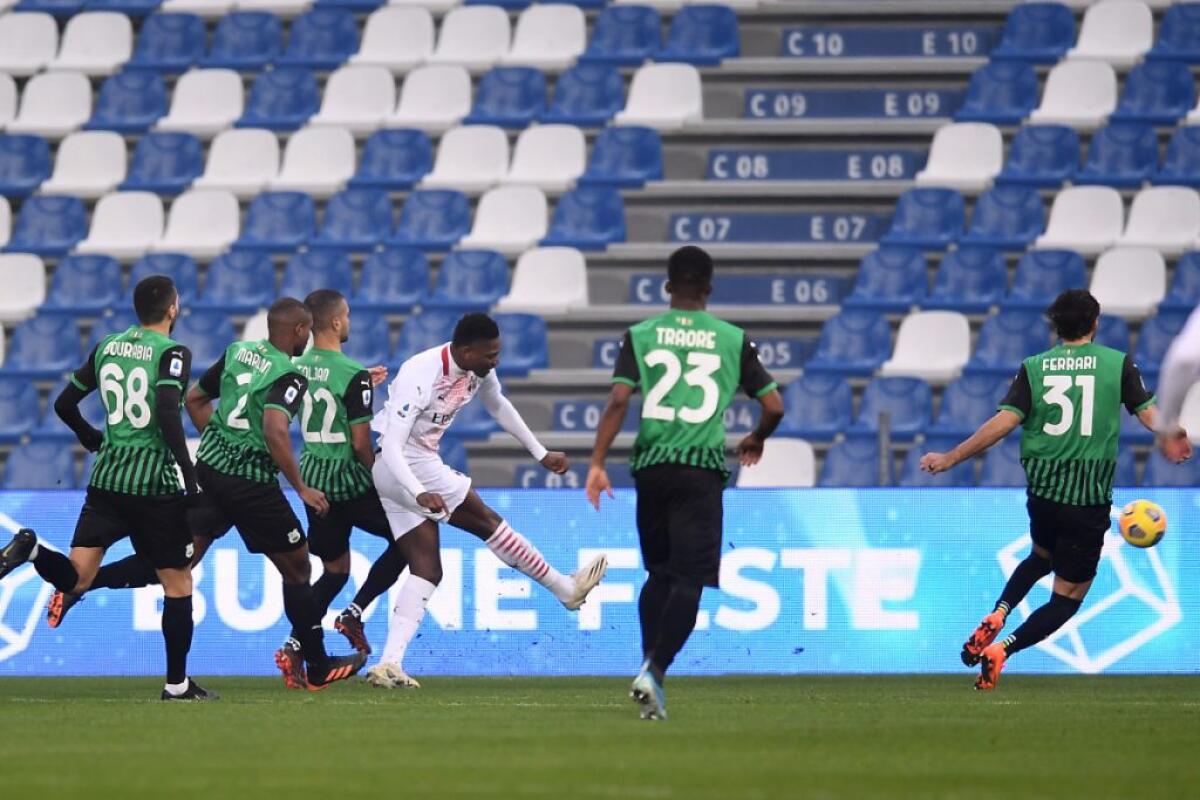Milan vince e resta in testa, Inter tiene il passo - 