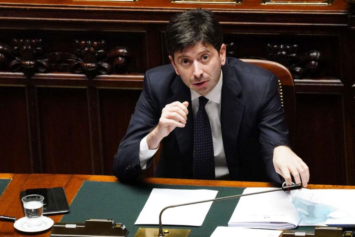 Speranza “Se abbassiamo guardia terza ondata Covid dietro l’angolo” - 