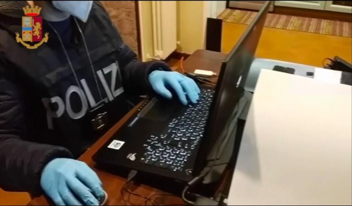 Lancia sfida estrema su Tik Tok, denunciata influencer siciliana - 
