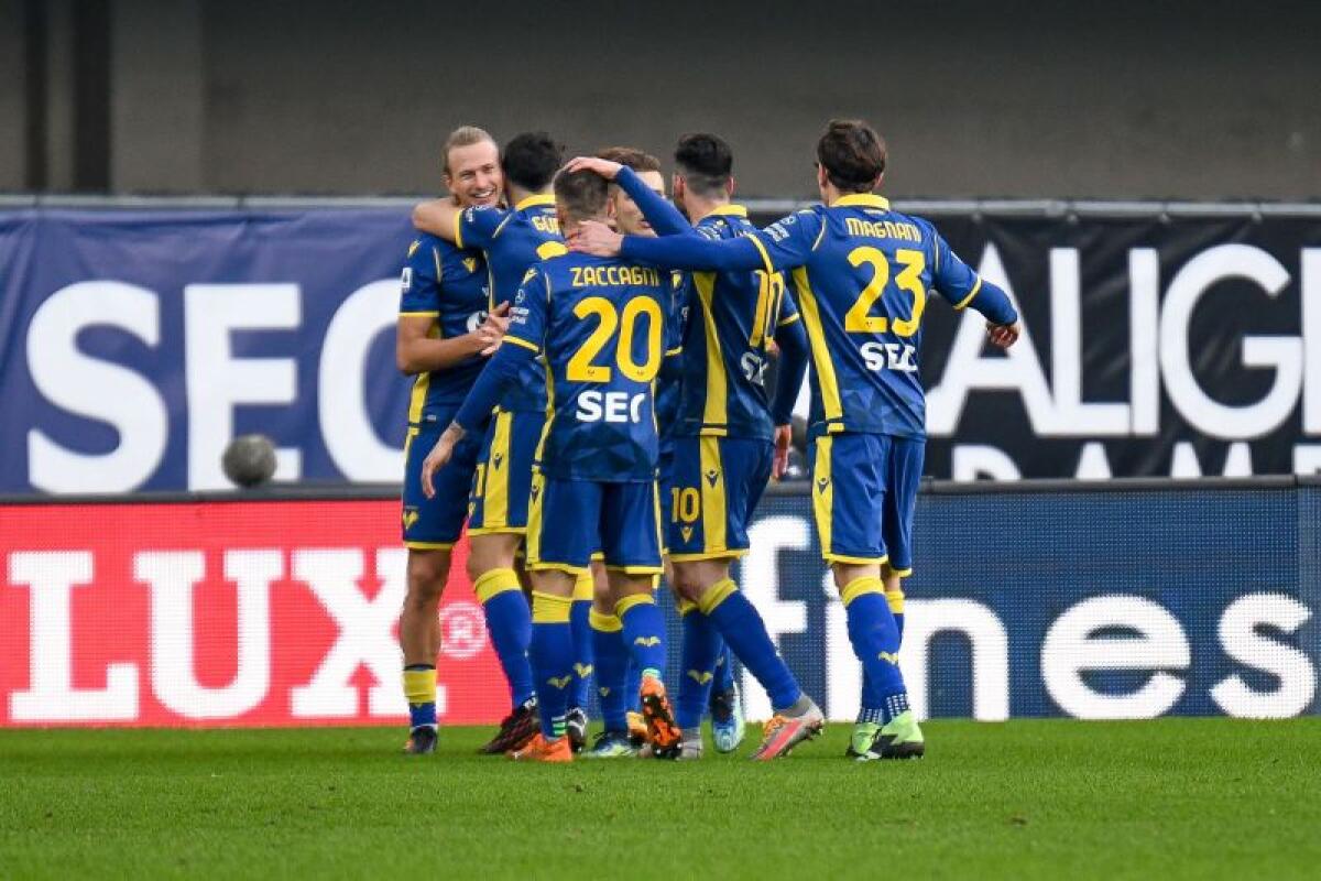 Lozano non basta al Napoli, il Verona vince 3-1 in rimonta - 