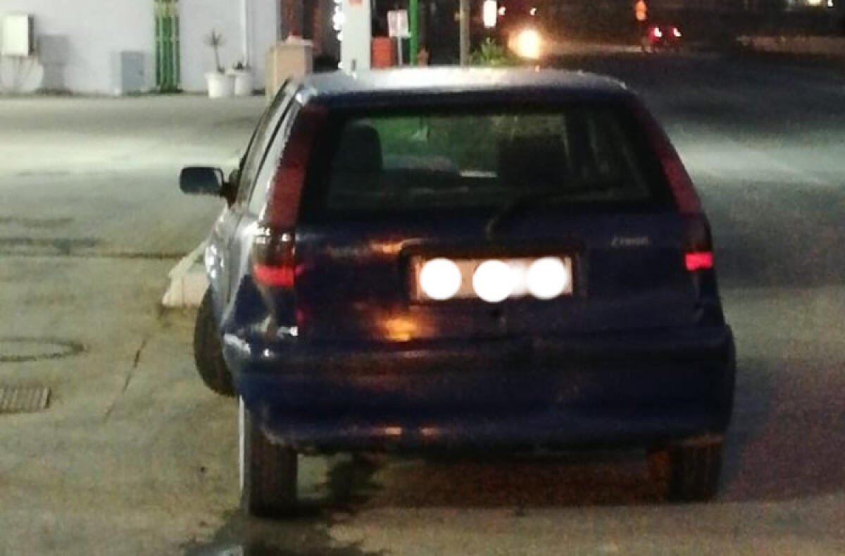 Tre incidenti in poche ore, impatto tra auto nei pressi di una stazione di servizio - L'ultimo incidente nei pressi di una stazione di servizio