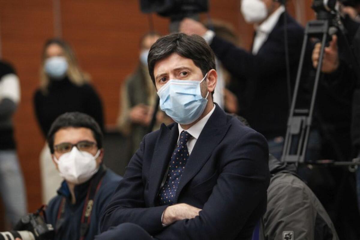 Covid, Speranza “Per alcuni mesi sarà ancora dura” - 