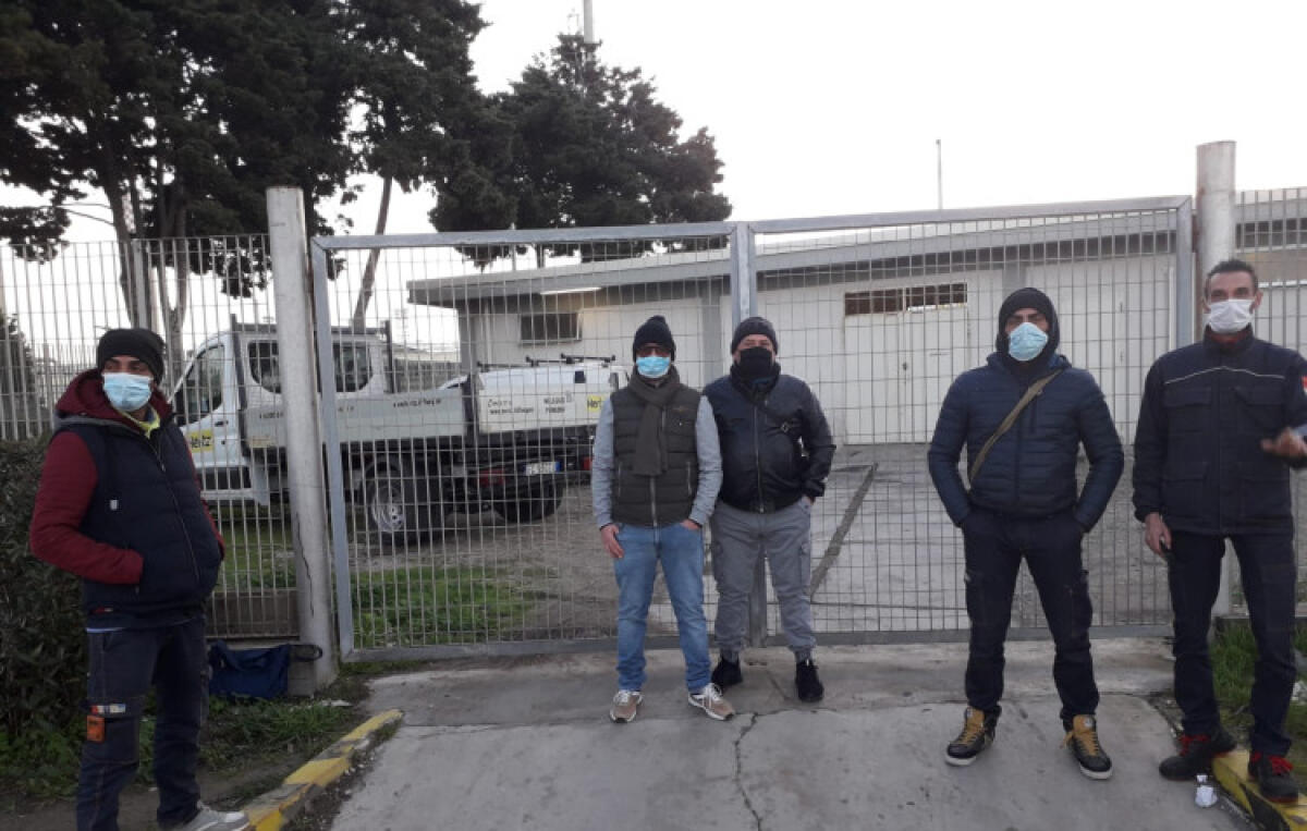 Continua la protesta degli operai "Euroambiente", questa mattina nuovo sit-in - I lavoratori negli scorsi giorni hanno protestato