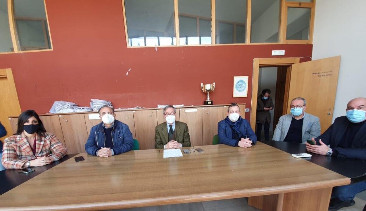 Greco piazza il colpo, Cascino e Iaglietti nel gruppo: con Pd dialogo "istituzionale" - "Un'Altra Gela" prende le distanze dall'assesosre Gnoffo