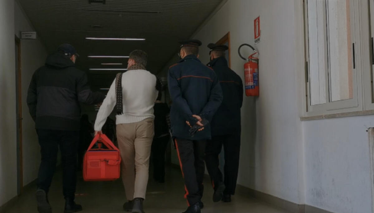 "Vaccinazioni anti-Covid fuori dall'ospedale", Cgil: "Troppi rischi nel nosocomio" - Immagini di repertorio