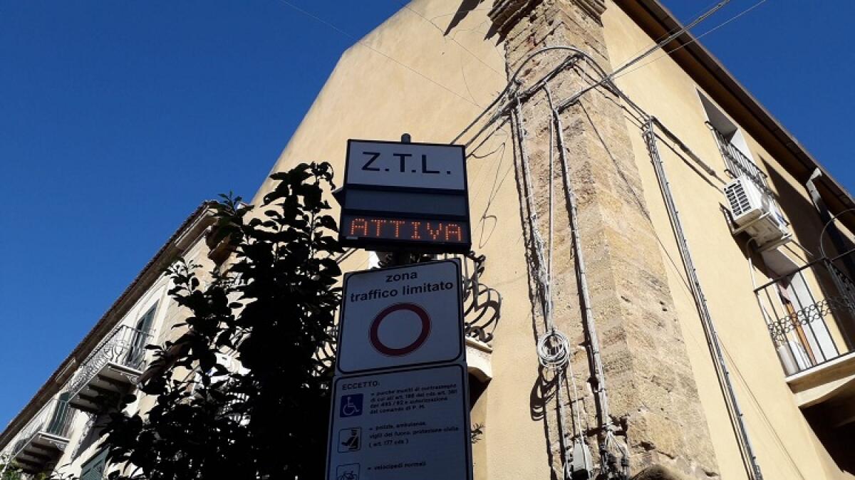 Pannelli Ztl attivati ma in realtà il servizio è sospeso - 