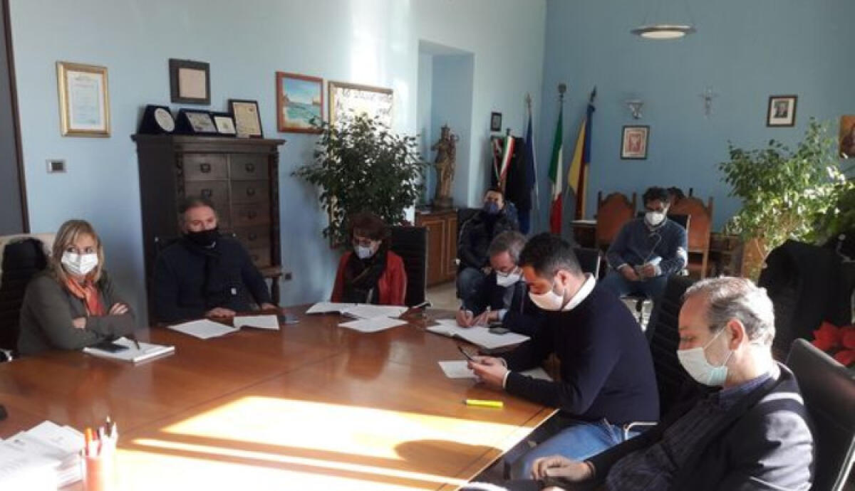 Di Stefano, "obiettivi dirigenti? Non possono essere carte di identità e certificati" - Il confronto con i dirigenti dovrebbe concludersi con una nuova struttura dell'ente