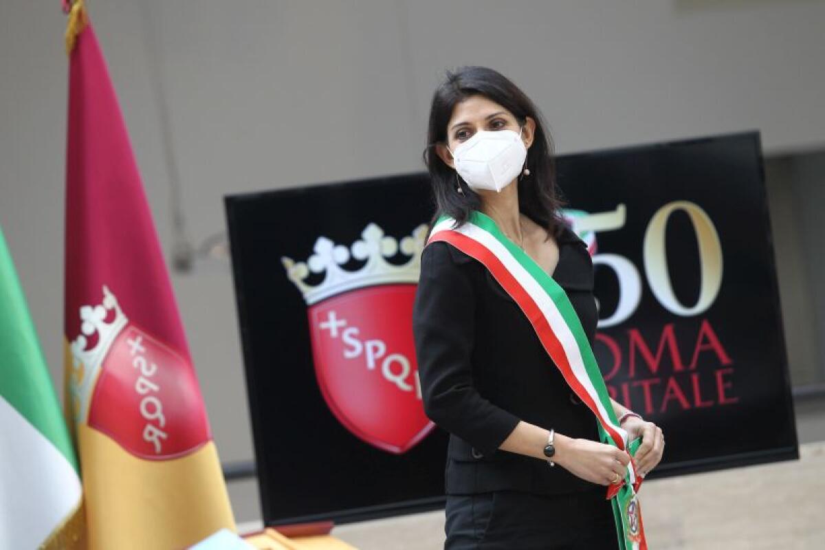 Governo, Raggi “Rompiamo gli schemi, il M5S apra a Draghi” - 