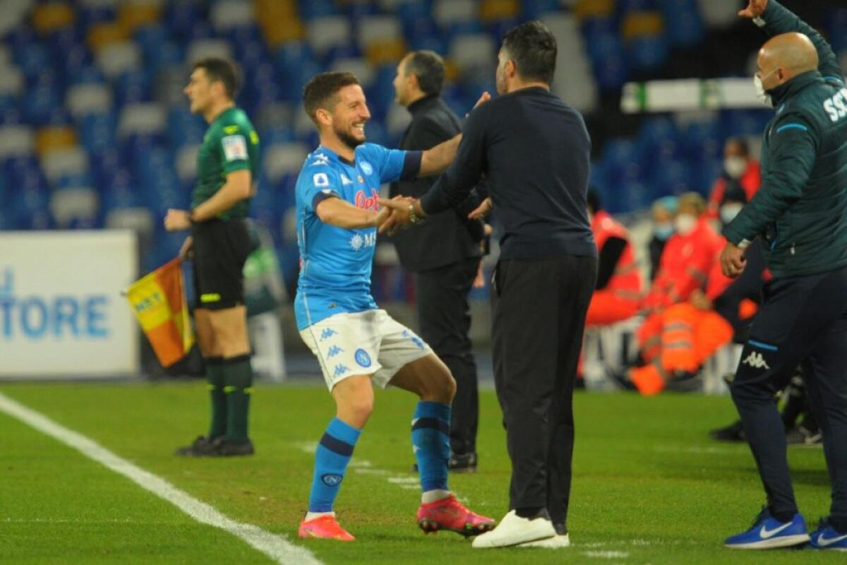 Il Napoli vince 2-0 il derby col Benevento, Mertens sugli scudi - 